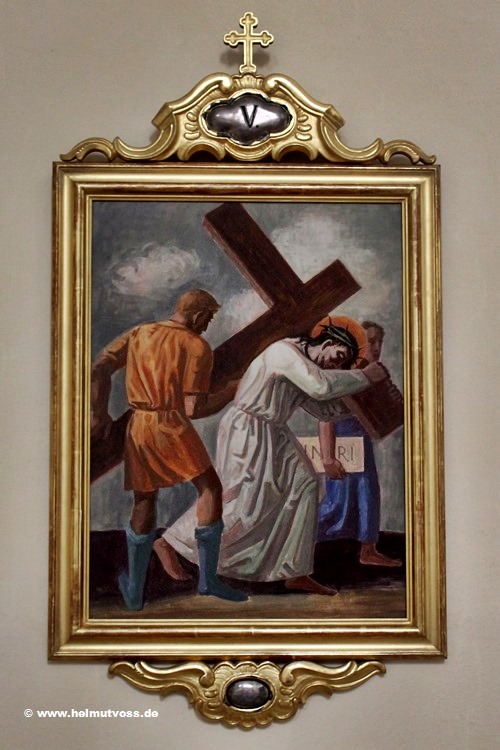 Arnsberg/Bruchhausen St. Maria Magdalena und Luzia, Kreuzweg 5. Station: Simon von Cyrene hilft Jesus das Kreuz tragen